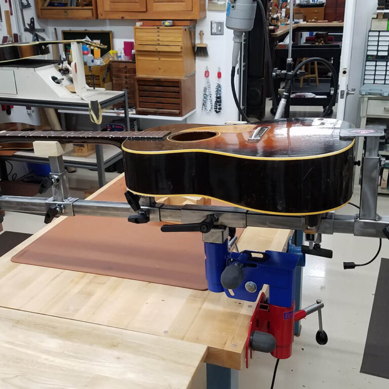 Proper's Guitar Workstation Total Vise